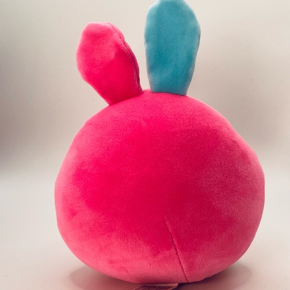 Zuru Snackles plush toy, specifically "Britney the Bunny - Picture 3 of 8